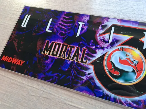 Alternative view of Ultimate Mortal Kombat 3 Marquee